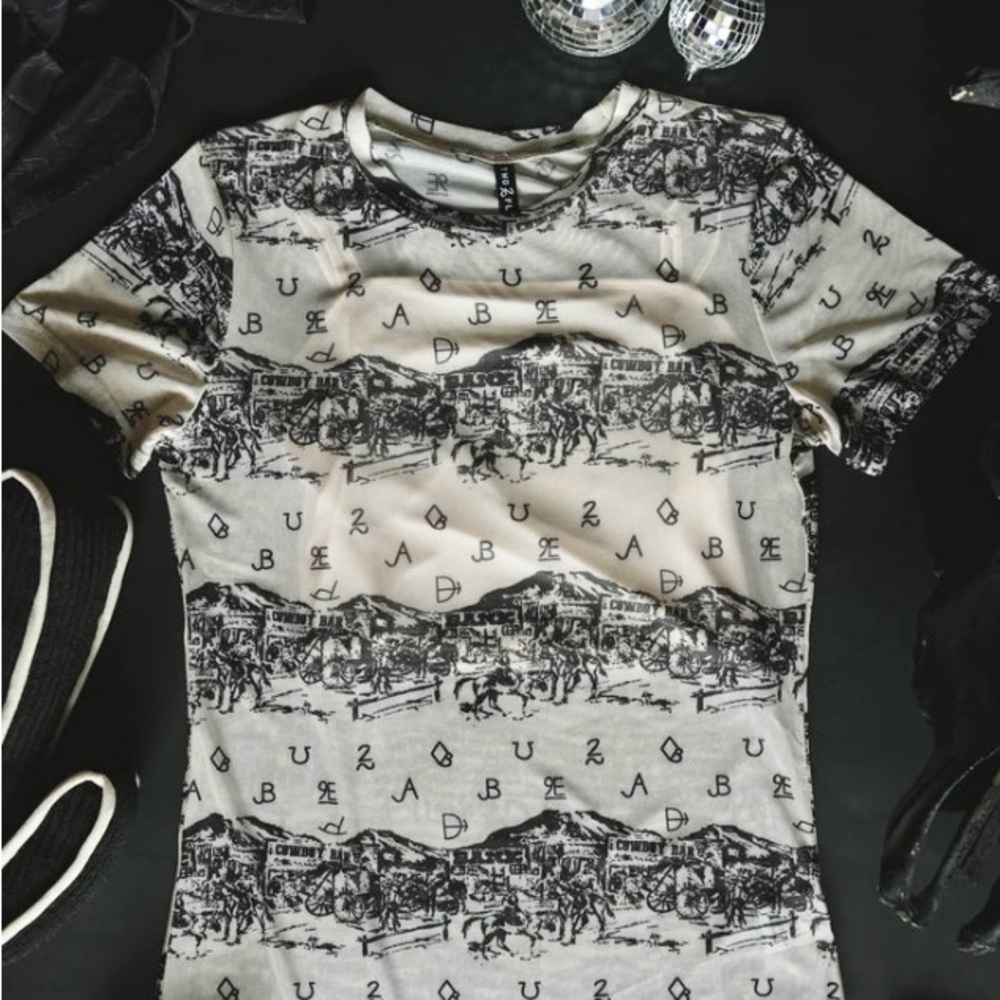 Black and White Graphic Women's Top